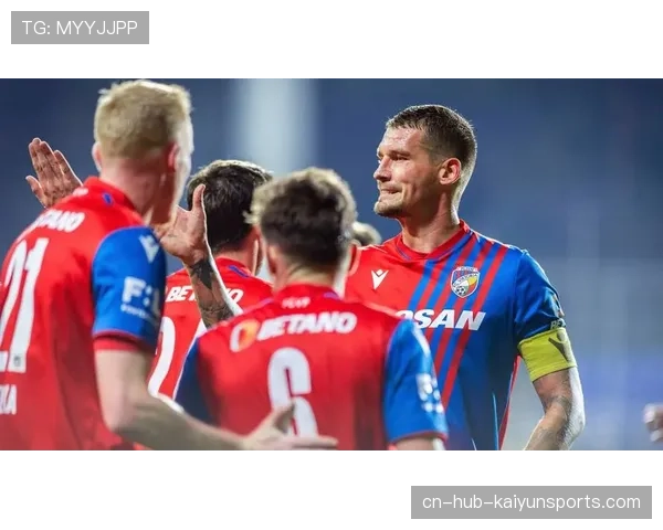 弗赖堡五后卫防线最后时刻站位混乱，连续失球暴露专注力问题